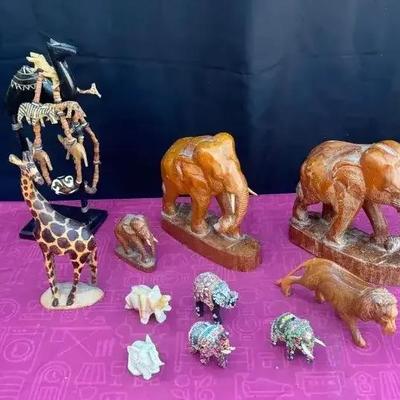 Carved Wooden Safari Animals, Necklace, A Carved Onyx Elephant, And Others 