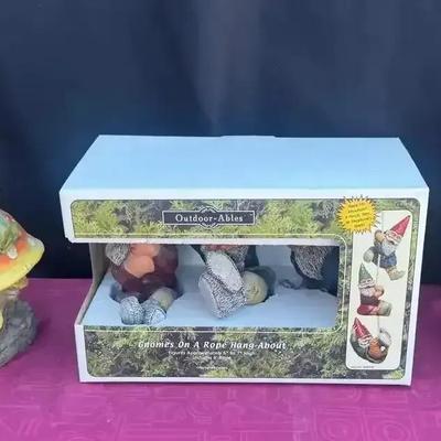 Gnomes And Fairy Yard Décor