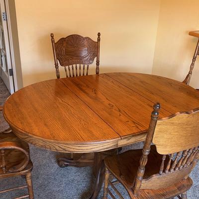 Claw Feet Dining Table With Four Chairs