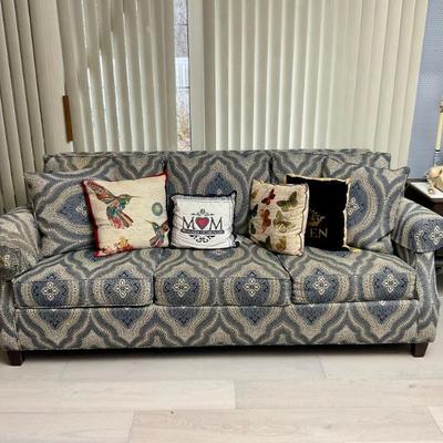 Sale Photo Thumbnail #133