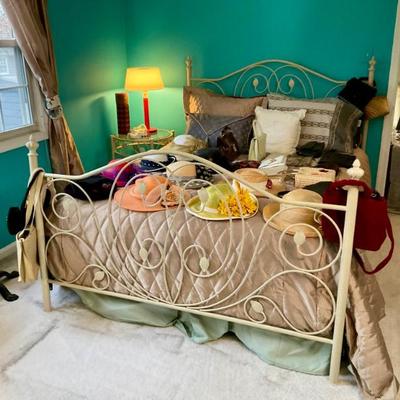 Sale Photo Thumbnail #181