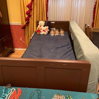 Sale Photo Thumbnail #118