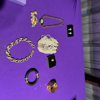 Sale Photo Thumbnail #203