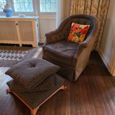 Sale Photo Thumbnail #33: Chair and Ottoman Set