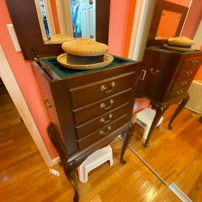 Sale Photo Thumbnail #101