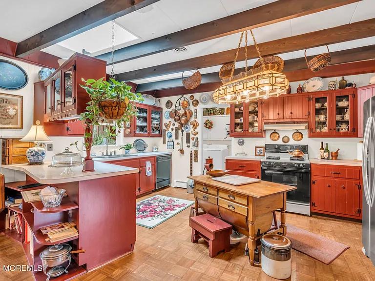 Sale Photo Thumbnail #12