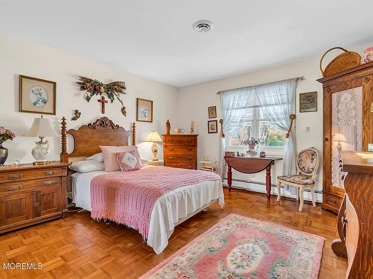 Sale Photo Thumbnail #24