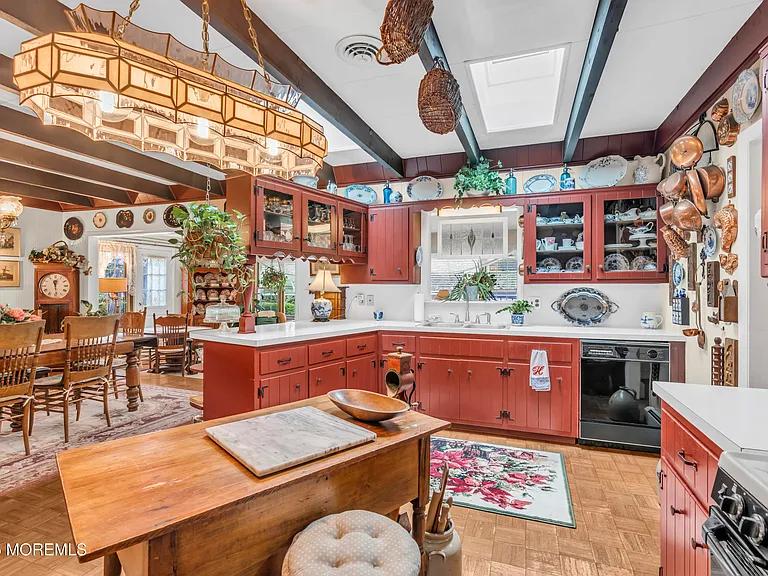 Sale Photo Thumbnail #16