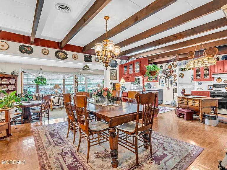 Sale Photo Thumbnail #10