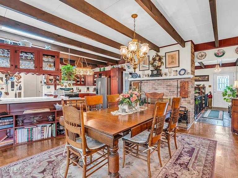 Sale Photo Thumbnail #18