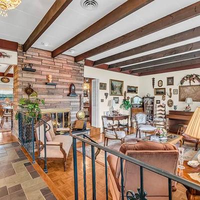 Sale Photo Thumbnail #4