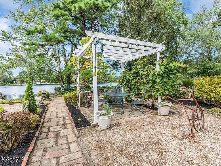 Sale Photo Thumbnail #31