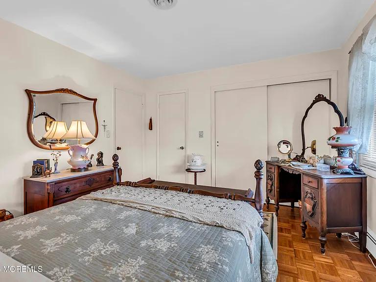 Sale Photo Thumbnail #27