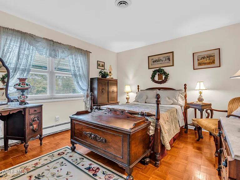 Sale Photo Thumbnail #26