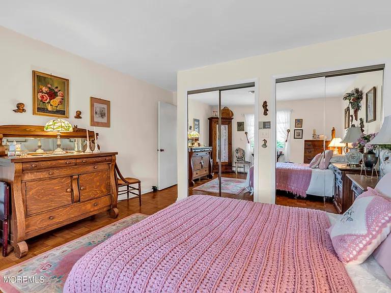 Sale Photo Thumbnail #25