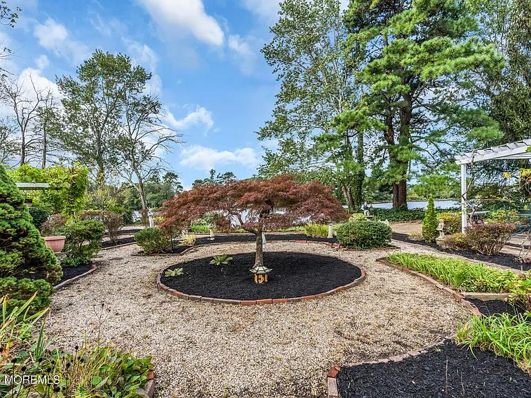 Sale Photo Thumbnail #35