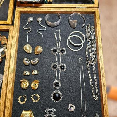 Sale Photo Thumbnail #13