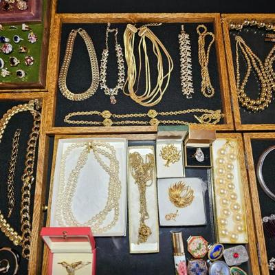 Sale Photo Thumbnail #11