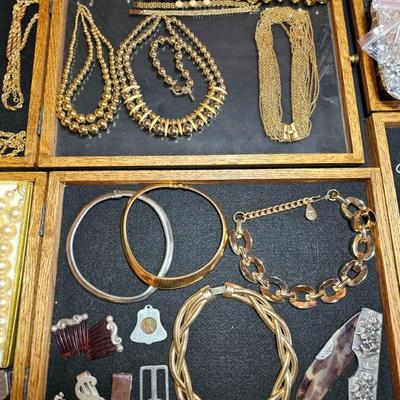 Sale Photo Thumbnail #12