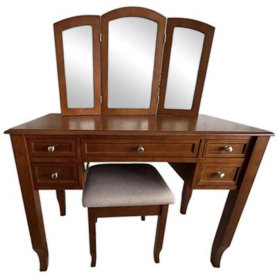 Traditional Vanity w/ Mirror, Stool, & Charging Port