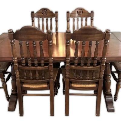 Carved Wooden Dining Table w/ 6 Chairs & 2 Extra Leaves