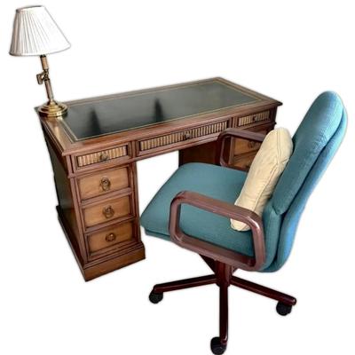 Sligh Furniture Leather Top Executive Desk w/ Chair & Lamp