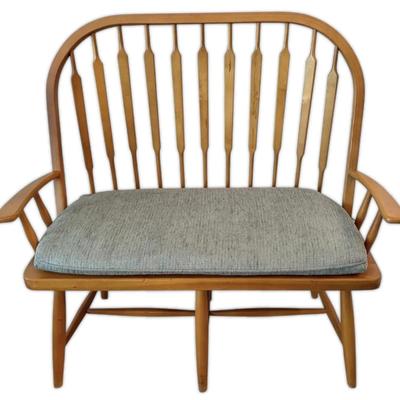 Windsor-Style Spindle Back Loveseat Bench W/ Cushion 