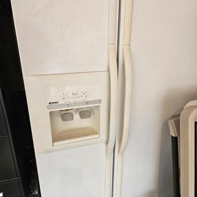 Sale Photo Thumbnail #48: Refrigerator 