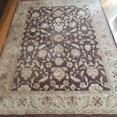 Traditional Floral Area Rug – 9'11" x 7'9"