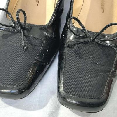 Vintage Ferragamo Black Patent Leather Kitten Heels