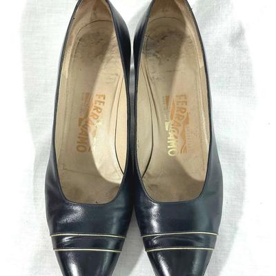 Vintage Ferragamo Navy Kitten Heels