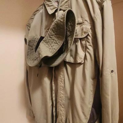 Men's Outdoor Clothing Size M