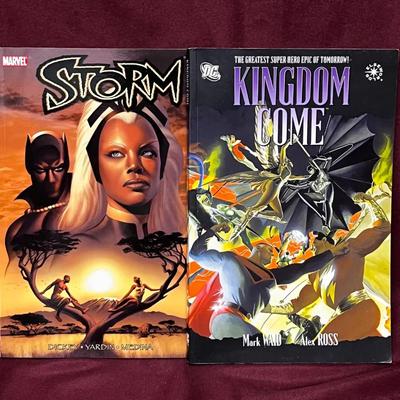 Paperback Marvel Books