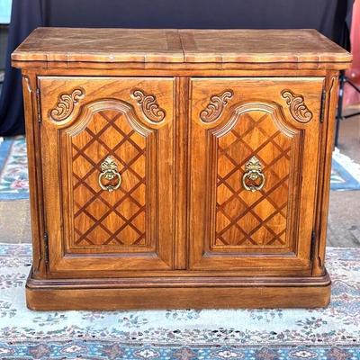 “Thomasville” Expandable Server/Buffet 