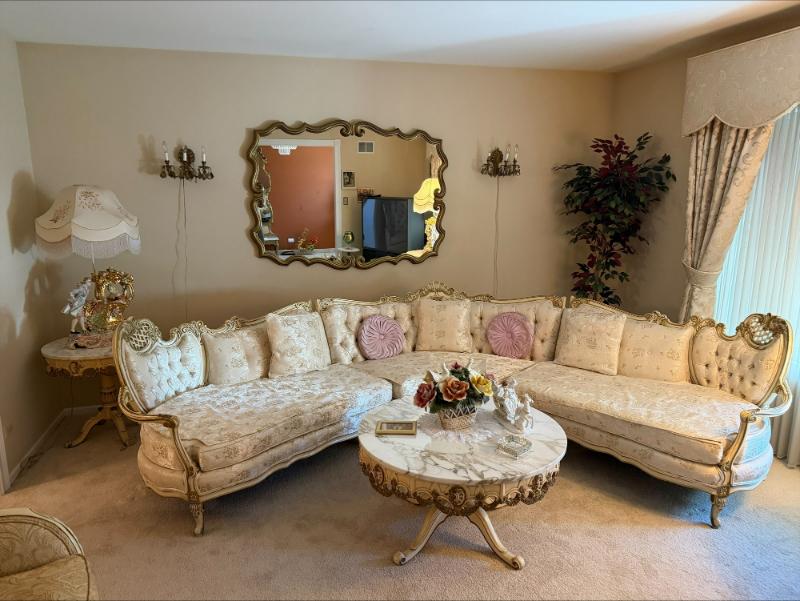 Sale Photo Thumbnail #46