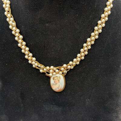 Gold tone  And Faux Pearl  Cameo Necklace 