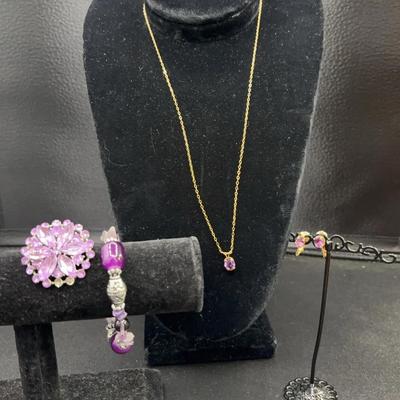 Costume Jewelry in Purple and 925 Earrings 
