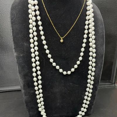 Faux Pearl Necklaces 