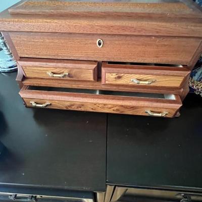 Sale Photo Thumbnail #50