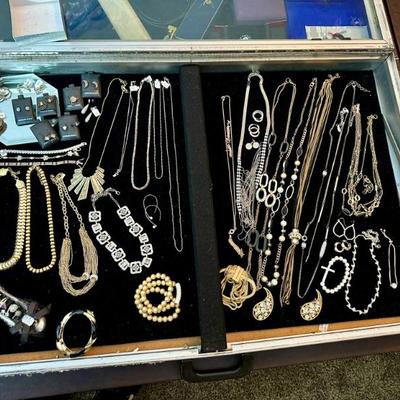 Sale Photo Thumbnail #43