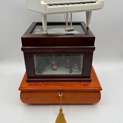 Christmas Fancy Musicbox Trio - Great Variety!