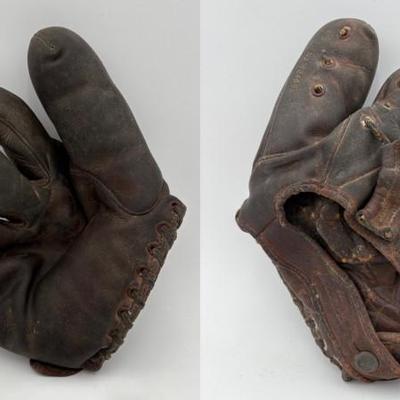 Monte Pearson - 1939 World Series Pitcher - Antique Baseball Mitt