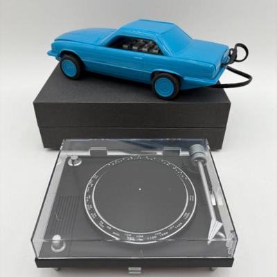 Outmoded Tech Making a Comeback - Phone & Radio