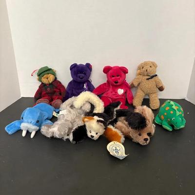 Lot Of Multiple Stuffed Animals