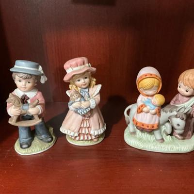 Adorable Set Of Figurines By Homeco