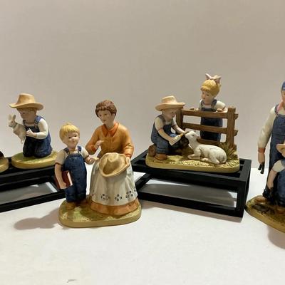 Mix Lot Figurines 