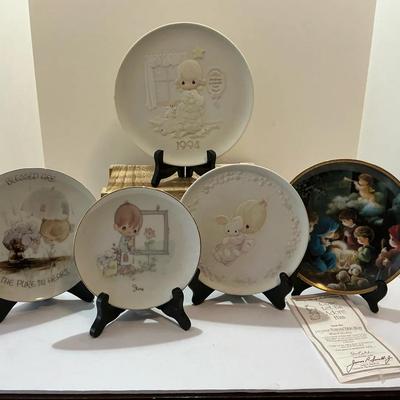 Collectors Plates Set Of Five Precious Moments