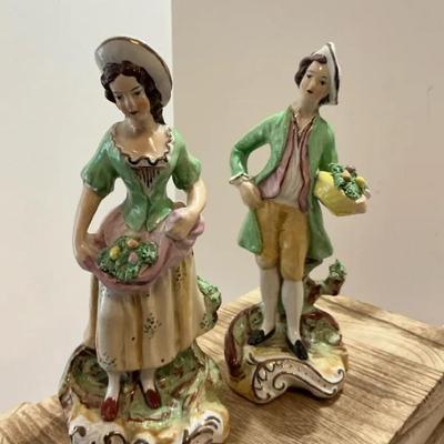 Set Up Two Staffordshire figurines