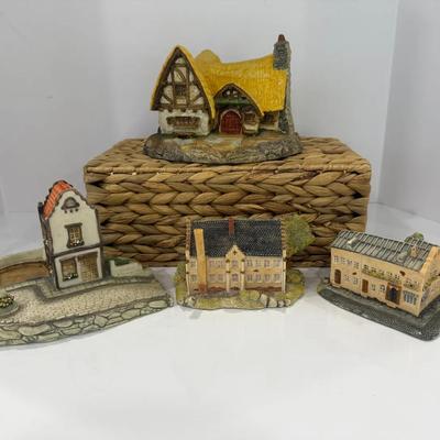 Mixed Lot Goebel Cottages And Houses Snow White