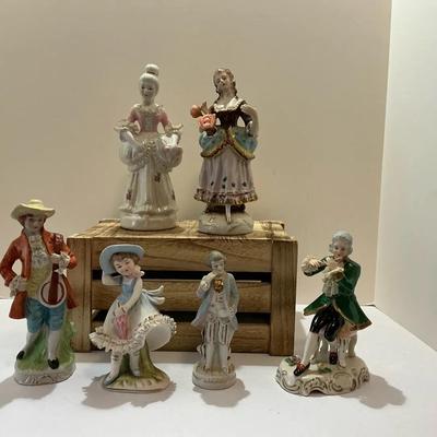 Vintage Figurines Victorian or Colonial style